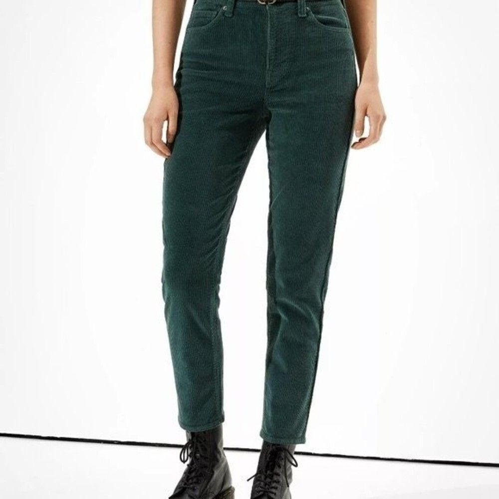 American Eagle Green Corduroy Mom Straight Jean Size 2